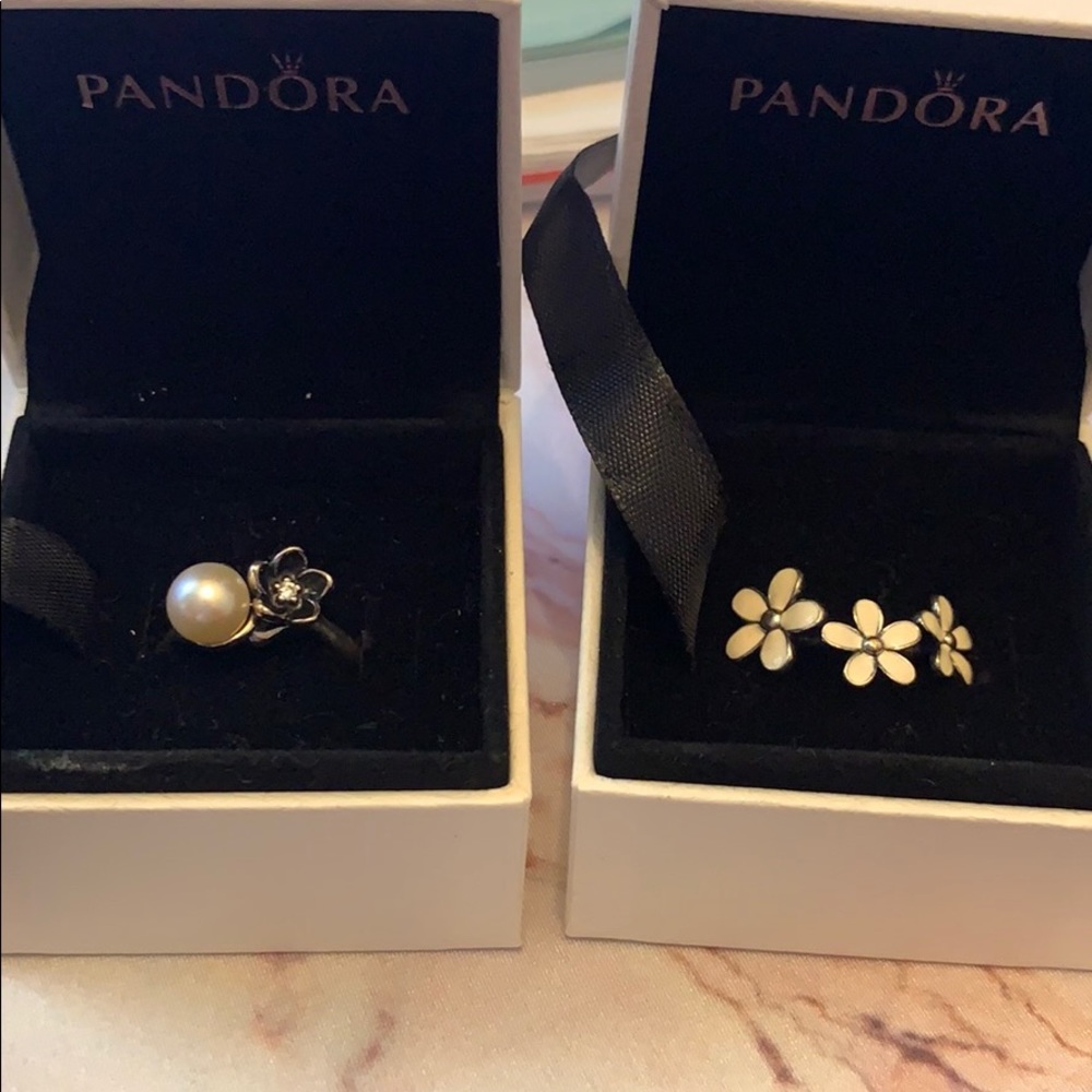 Pandora Stackable Daisy and Pearl Ring Bundle